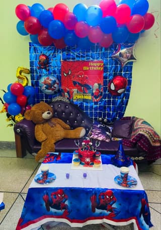 Superhero Spiderman Cityscape Birthday Cake customer review 3